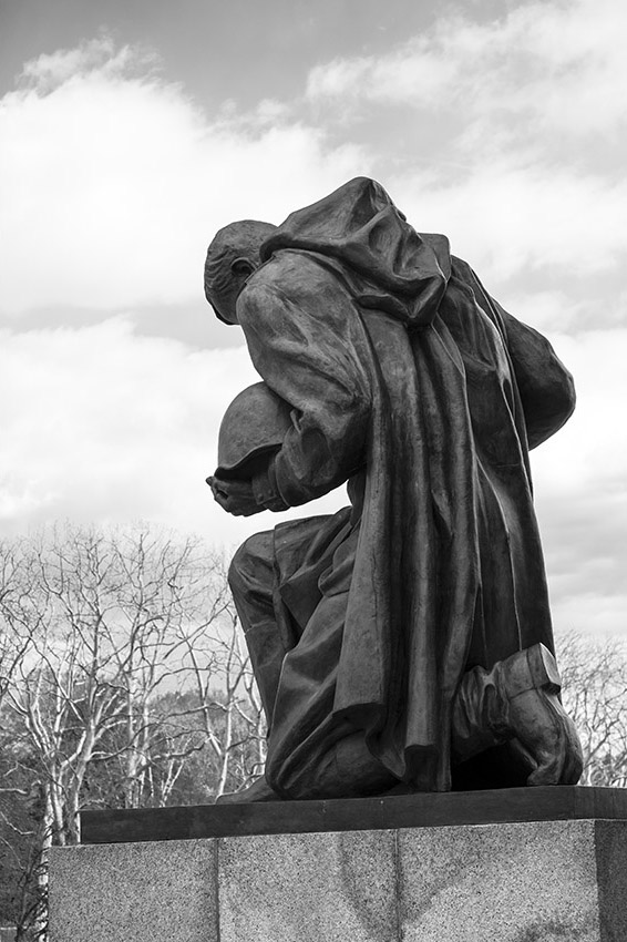 Sowjetisches Ehrenmal Treptow Statue | © Rainer Friedrich Meyer